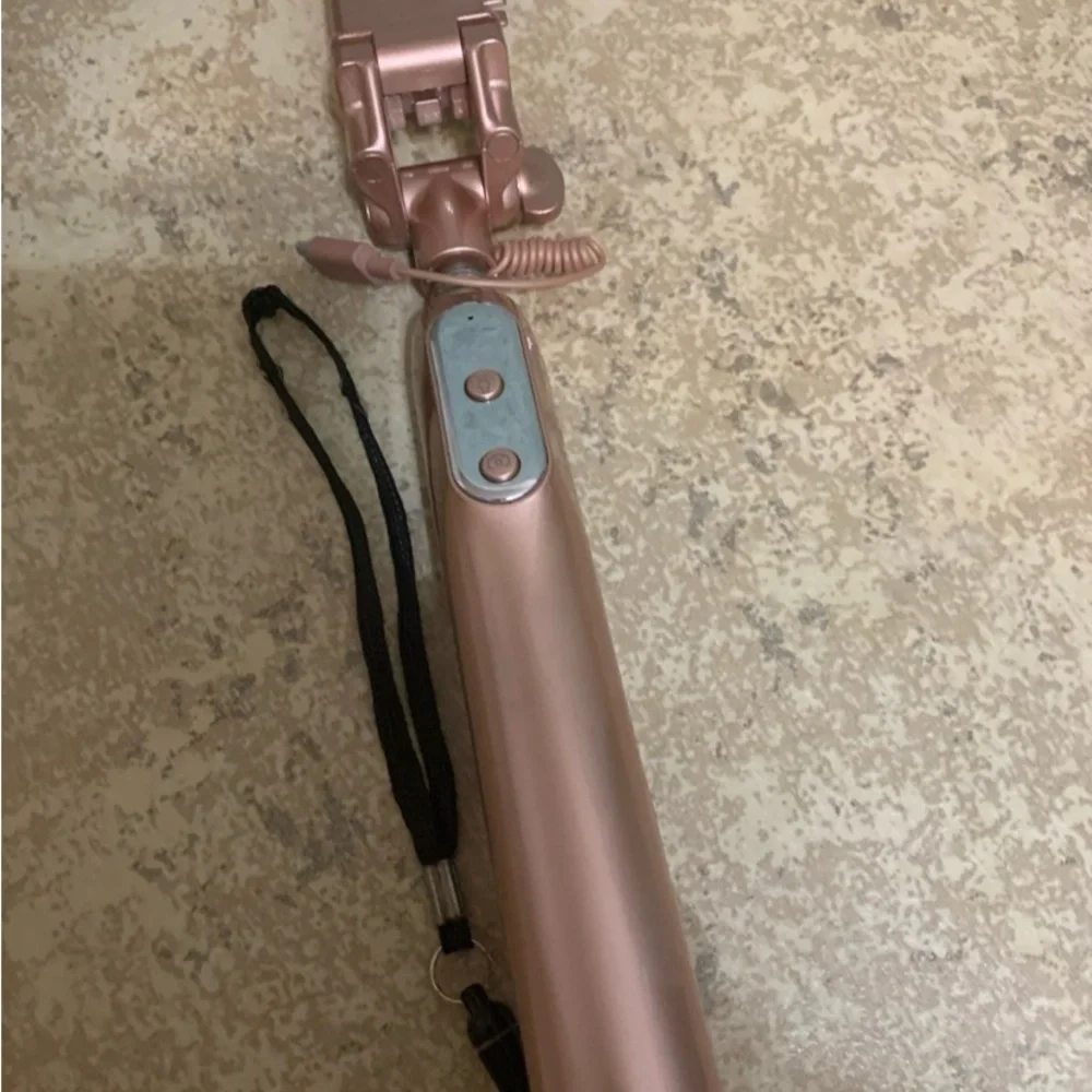 “MOCREO” Pink Selfie Stick. Open 33” Long Bluetooth Selfie Stick